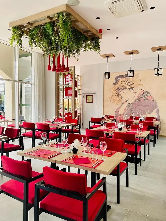 סאני ביץ' Hi Hotels Imperial Resort 4*, סאני ביץ'