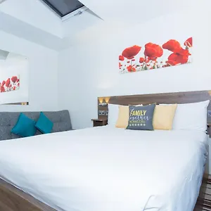 Langley Nr Pinewood 4* Slough